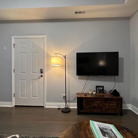 Lovely Logan Square 2-Bedroom In Chicago Buitenkant foto