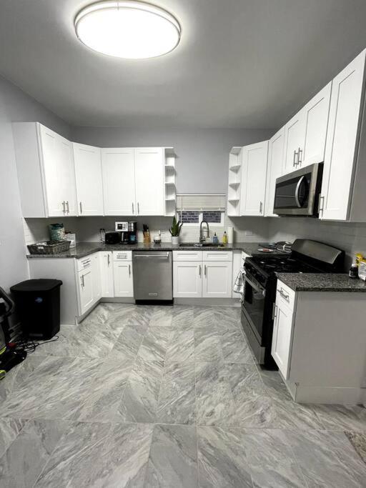 Lovely Logan Square 2-Bedroom In Chicago Buitenkant foto