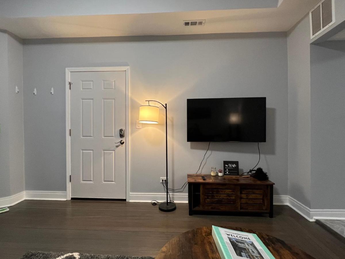 Lovely Logan Square 2-Bedroom In Chicago Buitenkant foto